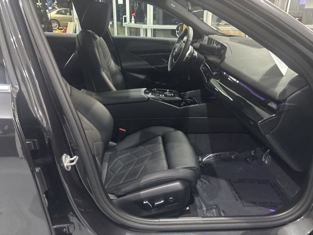 2025 BMW 5 Series 530i xDrive