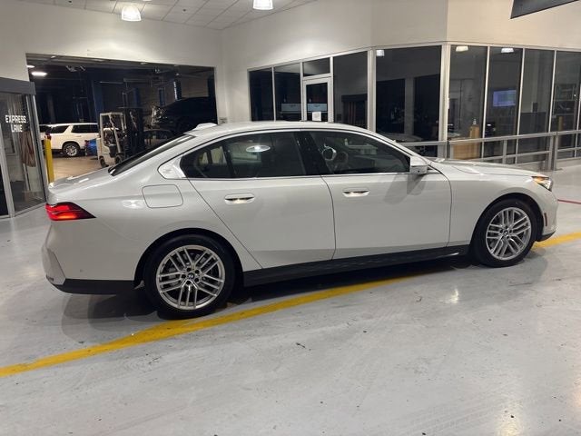 2025 BMW 5 Series 530i xDrive