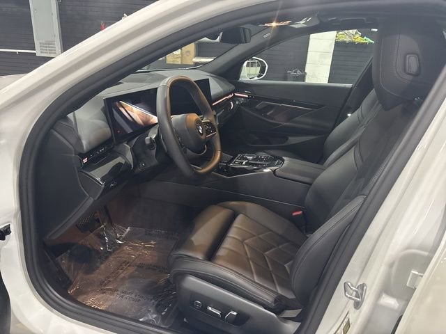 2025 BMW 5 Series 530i xDrive