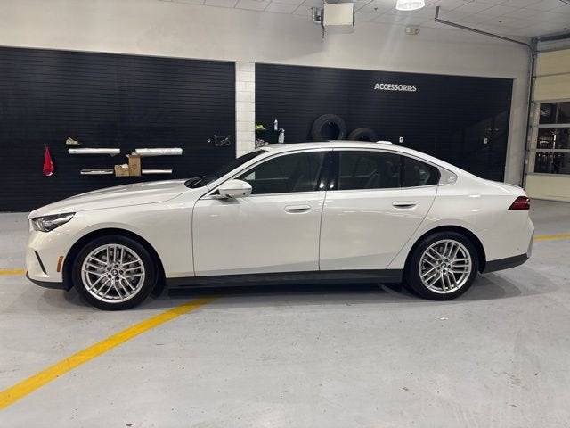 2025 BMW 5 Series 530i xDrive