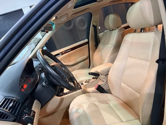 2005 BMW 3 Series 325xi