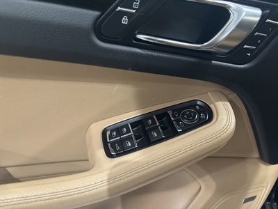 2021 Porsche Macan Base