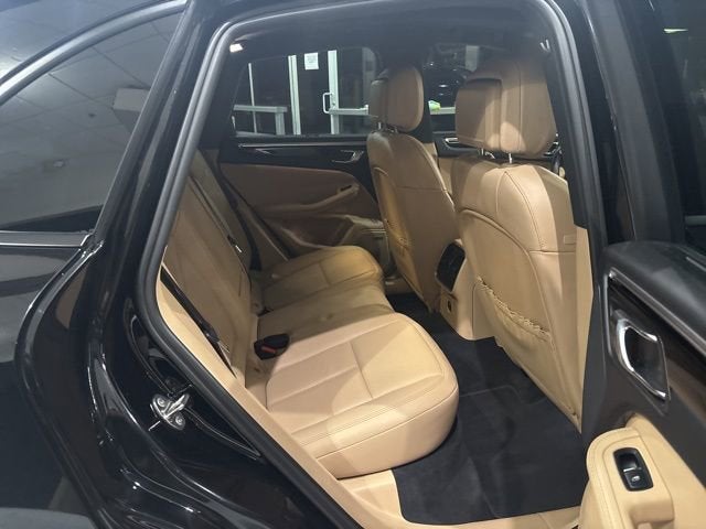 2021 Porsche Macan Base