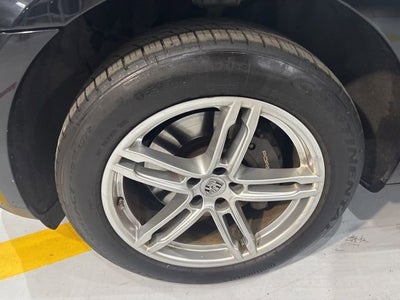 2021 Porsche Macan Base