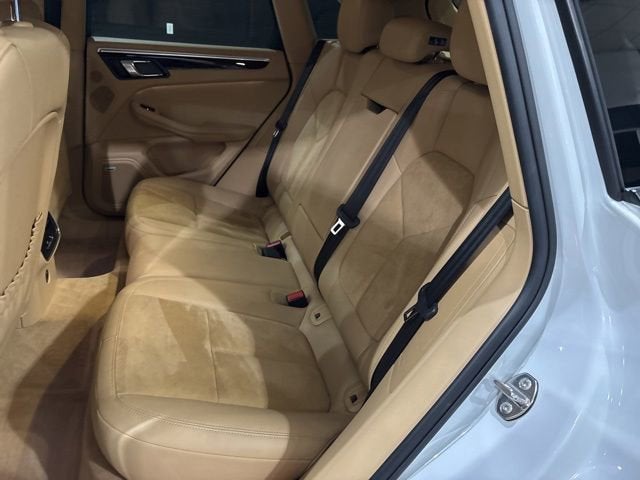 2017 Porsche Macan NA