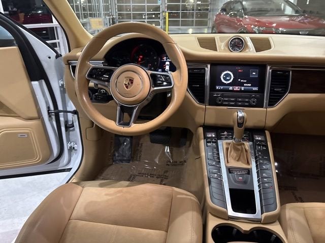 2017 Porsche Macan NA