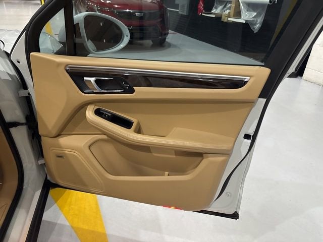 2017 Porsche Macan NA