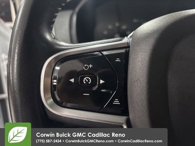 2017 Volvo XC90 T6 Momentum