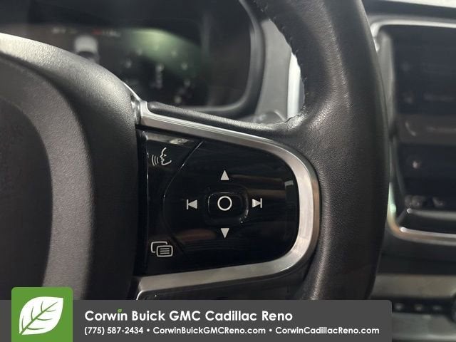 2017 Volvo XC90 T6 Momentum