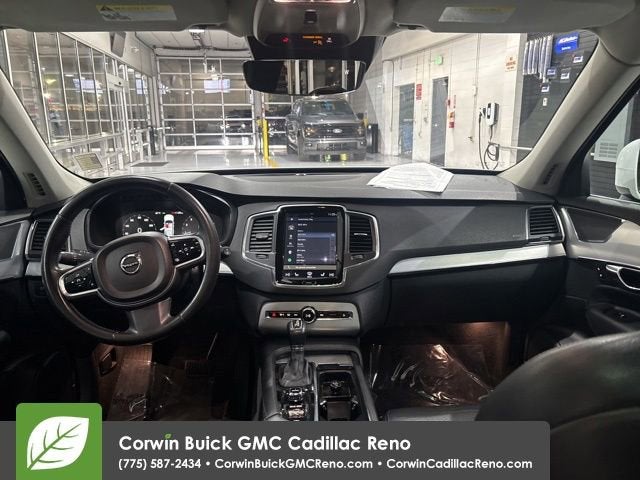 2017 Volvo XC90 T6 Momentum