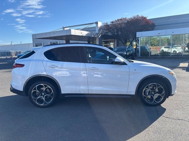 2022 Alfa Romeo Stelvio Ti AWD